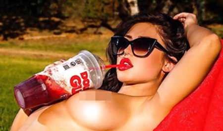 Mega Tits Euro Babe فيلم كير كوس با اسباب بازی در زمین باز خود را ترک می کند