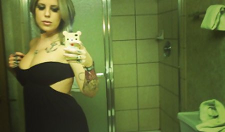 نوجوانان Busty لزبین - سسکی کس 3sum در حمام