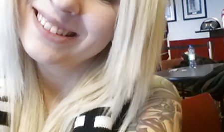 Busty GILF لیسی استار با کیرحشری خروس قوزک و صورت خود مسلط شد
